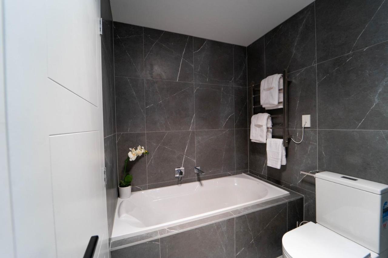 Вілла Modern Sunnyhills Town House Окленд Екстер'єр фото